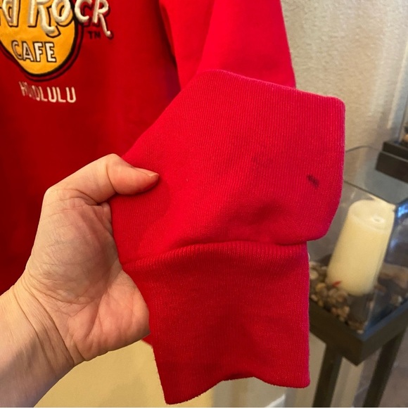 Vintage LEE Hard Rock Cafe Honolulu Embroidery Red Sweater Size Medium-Unisex - Picture 5 of 8